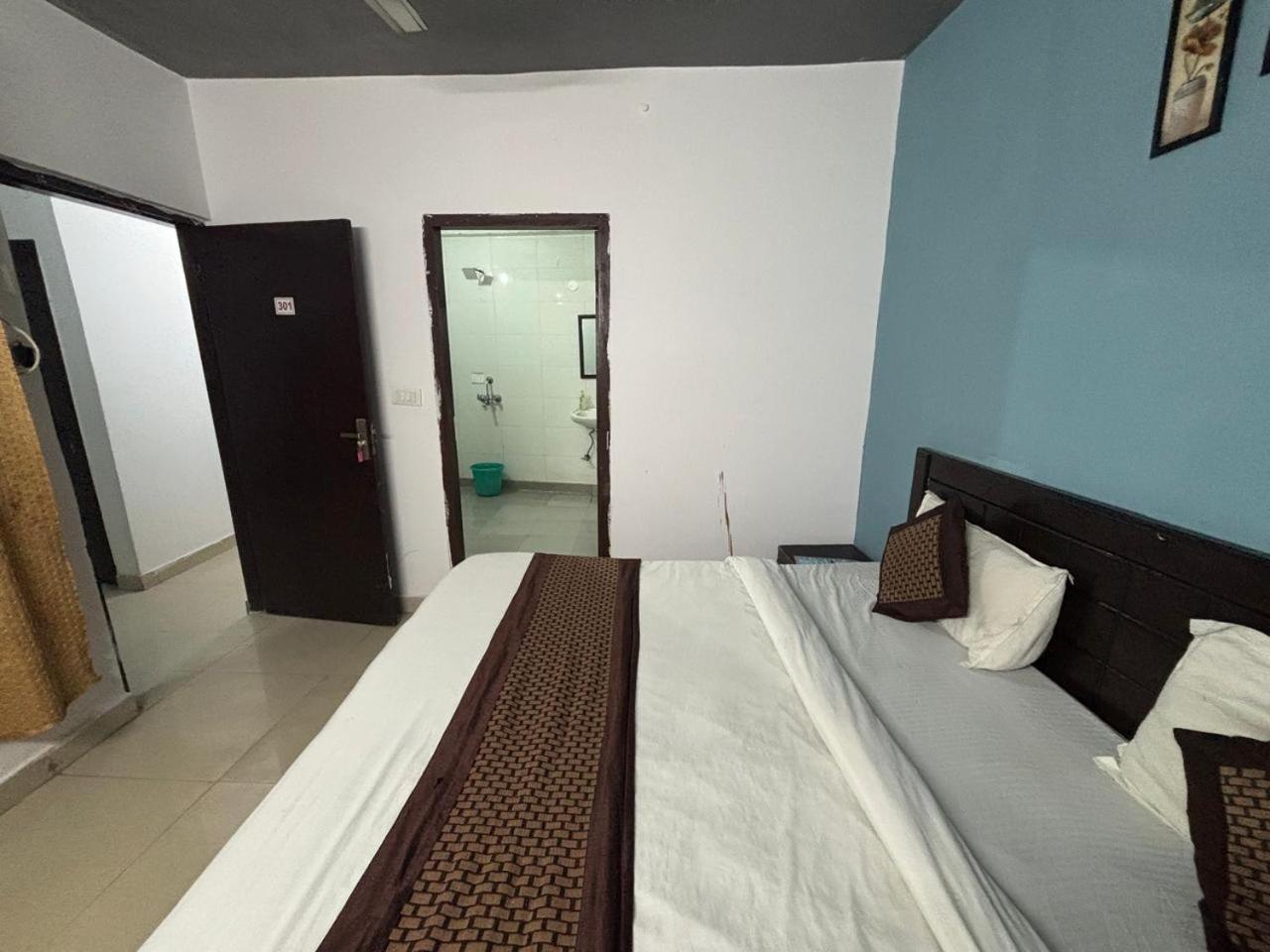 Royal Luxury In Hauz Khas New Delhi