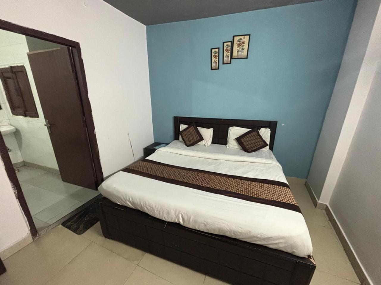 Royal Luxury In Hauz Khas New Delhi